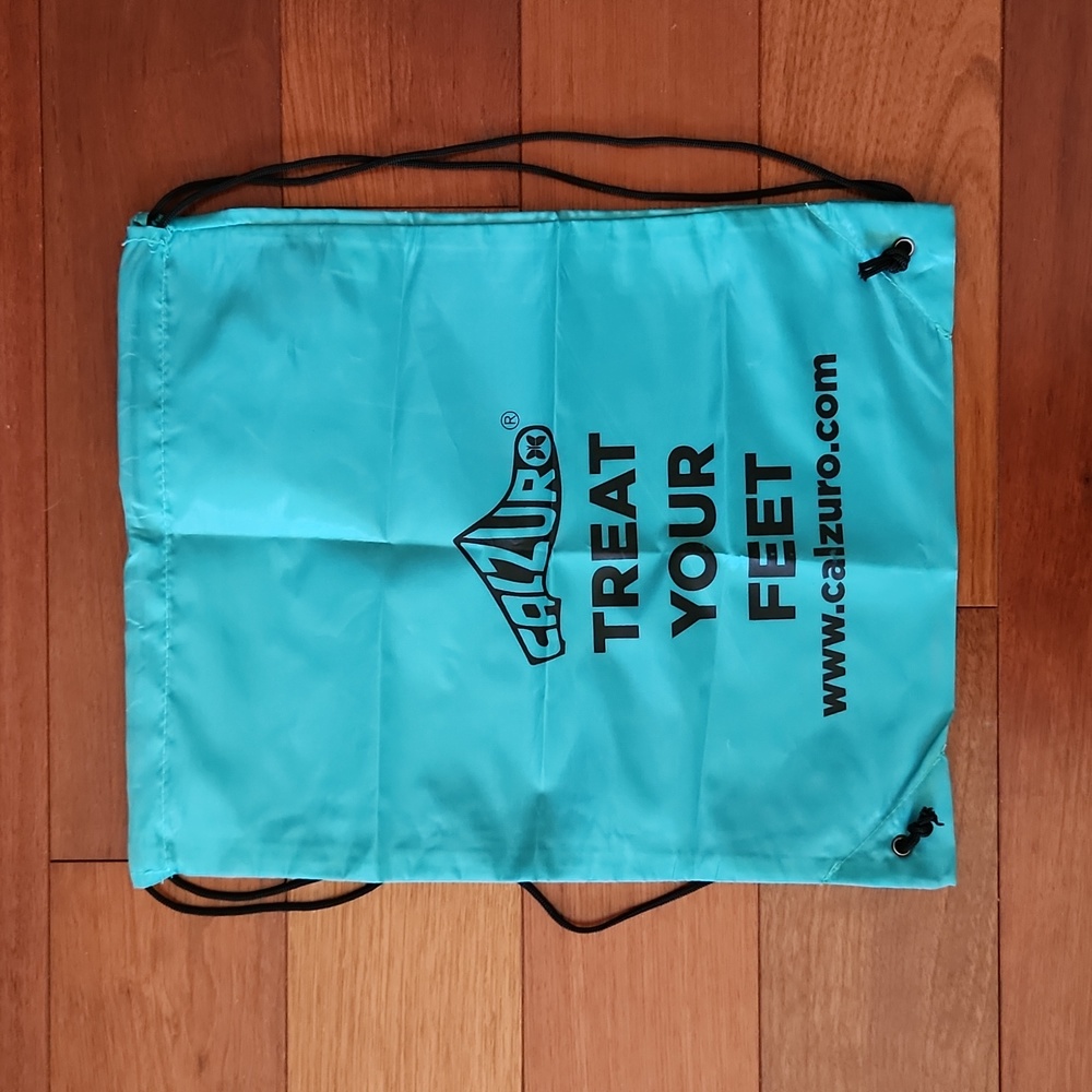 🔴NWOT Calzuro Teal cinch travel bag. One size.